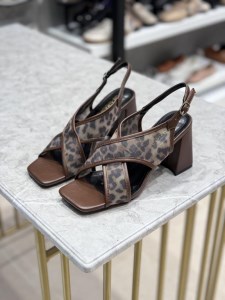 صندل وارداتی آمیگو کد cm3700-1