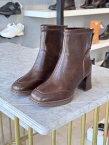 نیم بوت لس کارپ پاشنه 7سانت کد mdt-367